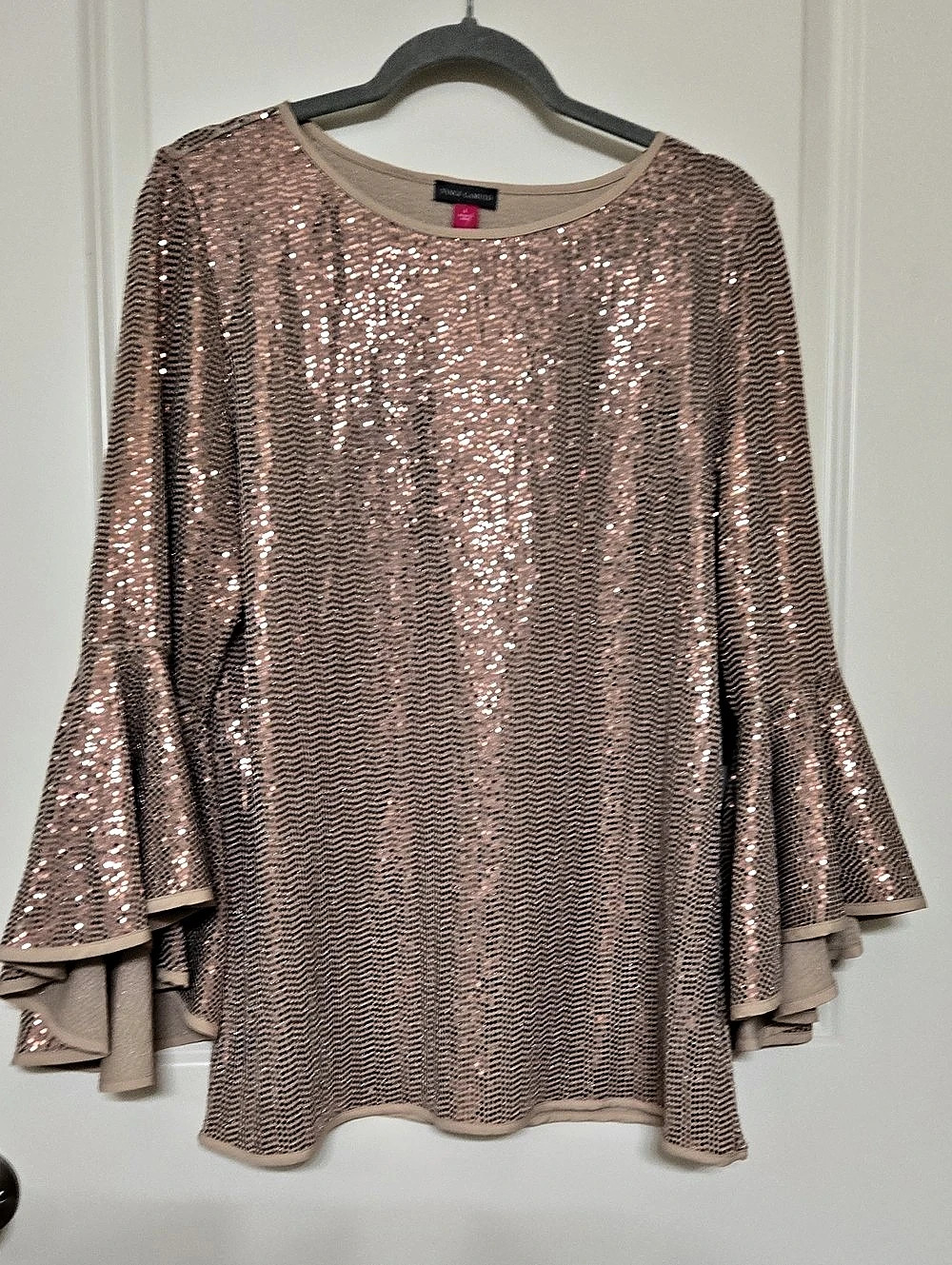 Vince Camuto Gold Sequin Bell Sleeve